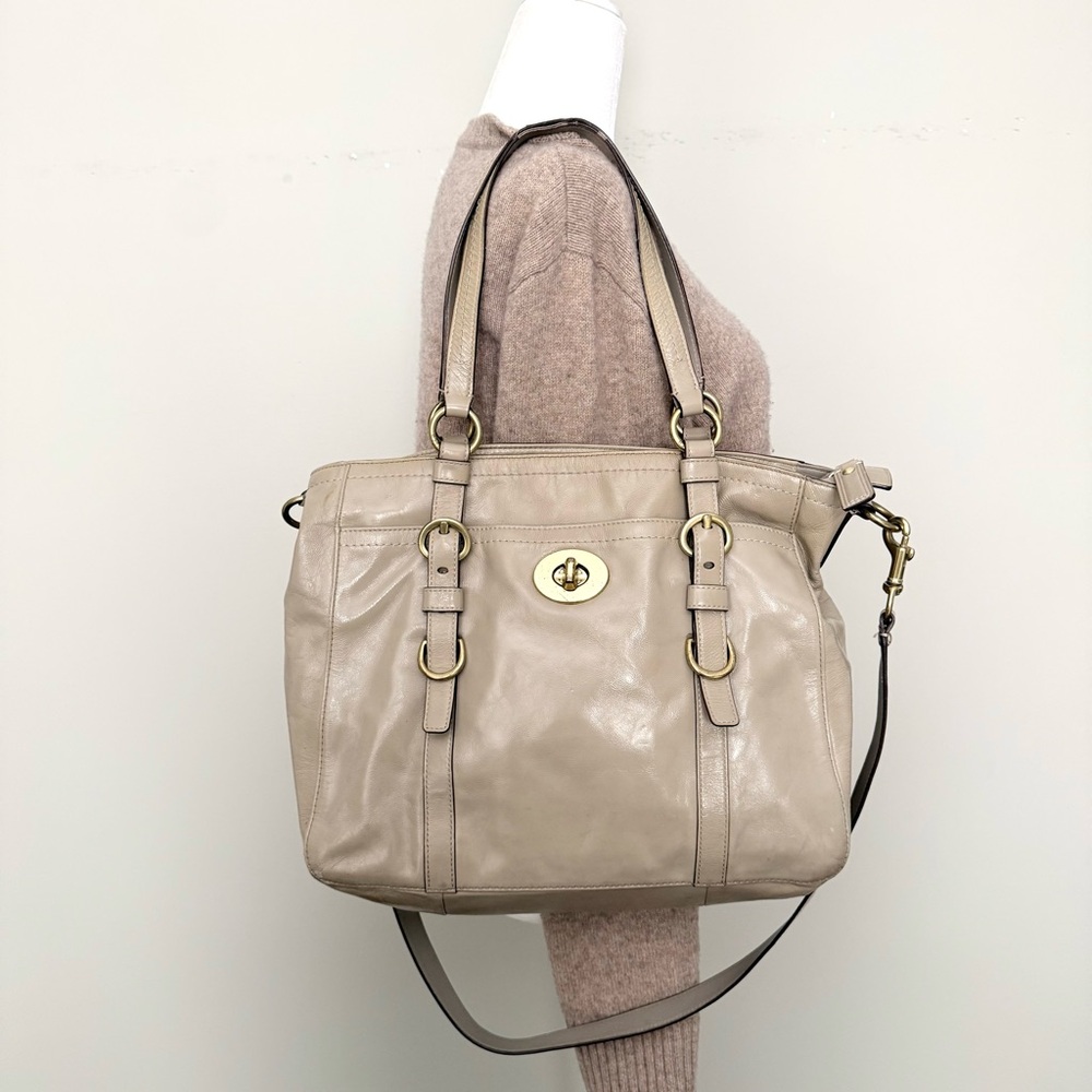 Y2K Vintage Coach Patent Leather Cream Tote Work Bag Purse Crossbody Turn Lock